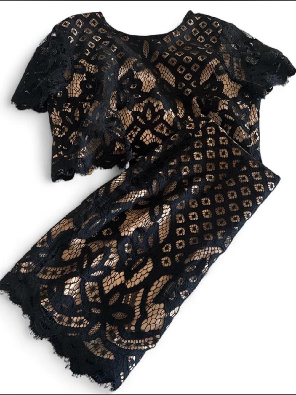 Tobi Black Lace Overlay with Beige Lining Set